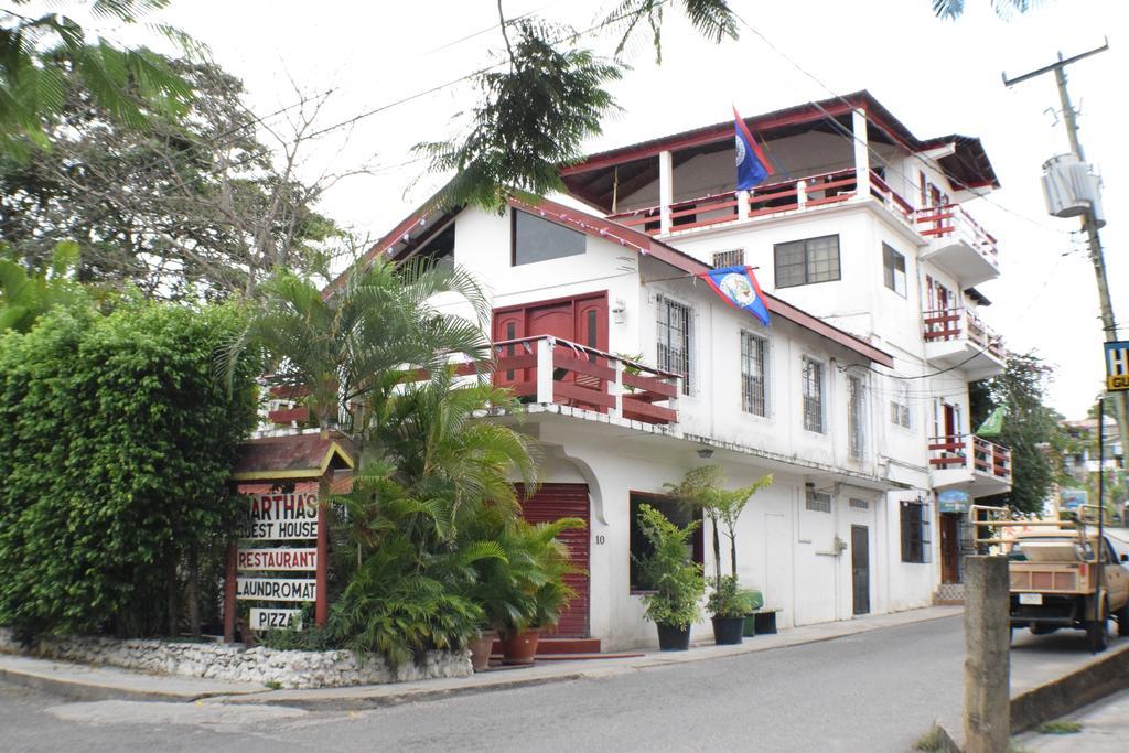 Martha'S Guesthouse San Ignacio Exterior photo